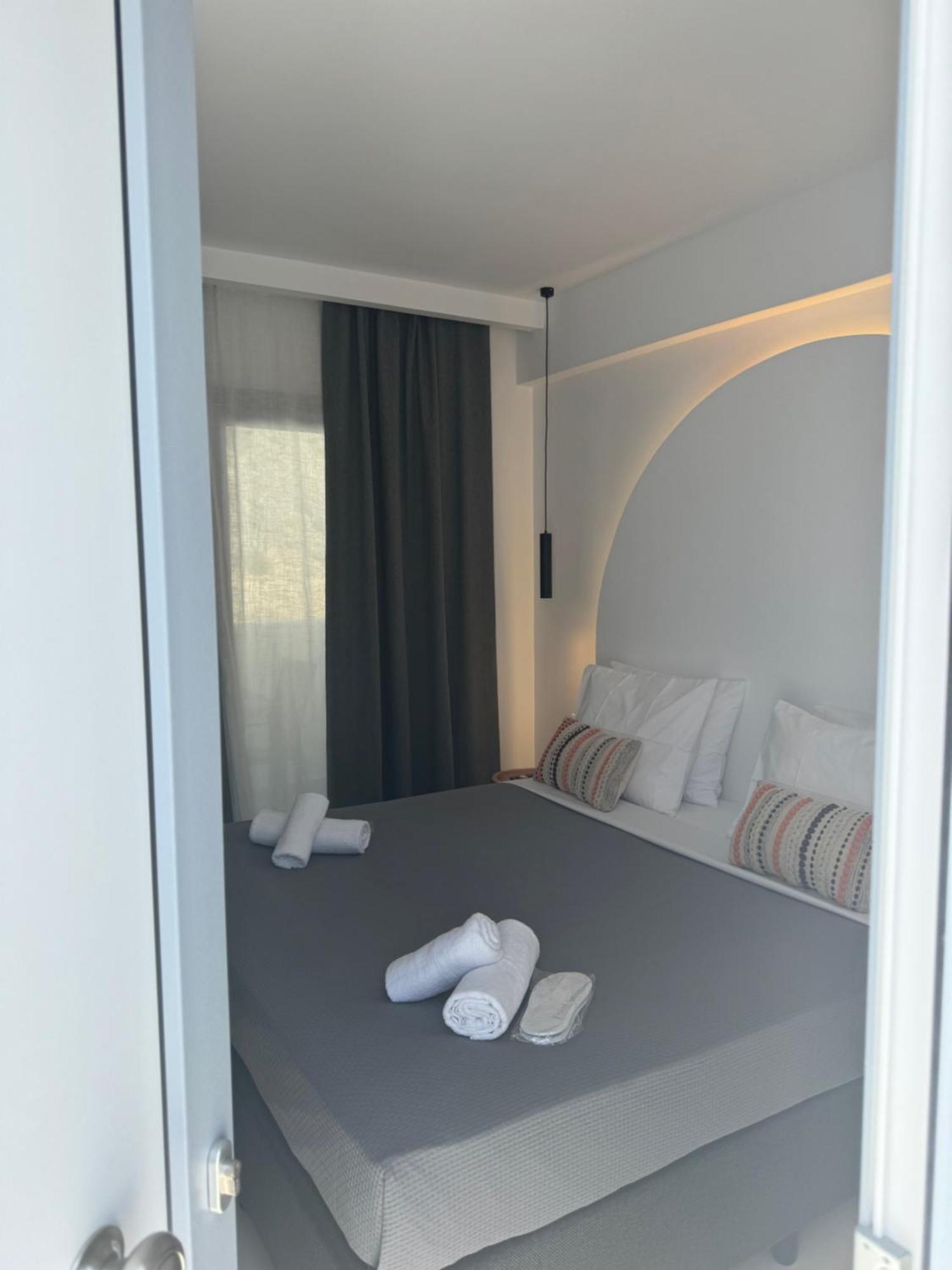 Angelo Estate Santorini Aparthotel Периса Екстериор снимка